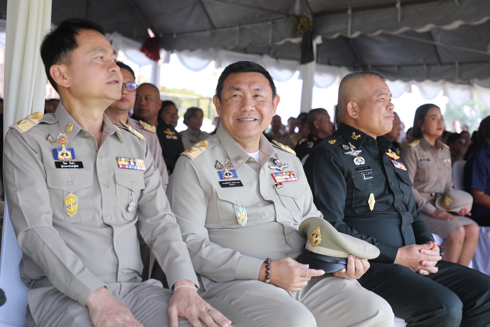 title - วันที่ 14 มกราคม 2569 ส.ป.ก. เข้าร่วมพิธีเปิดสำนักงานฯ พร้อมมอบเอกสารสิทธิ์ การใช้ประโยชน์ที่ดิน (ส.ป.ก.) และประชุมการติดตามการดำเนินงานตามแผนปฏิบัติการพัฒนาพื้นที่สถานีวิจัยการเกษตรและพัฒนาโครงการหลวงโนนดินแดง ณ จังหวัดบุรีรัมย์